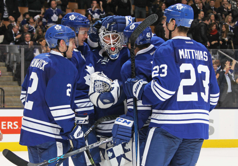 "Maple Leafs" vārtsargs Spārkss NHL debitē ar "sauso" spēli