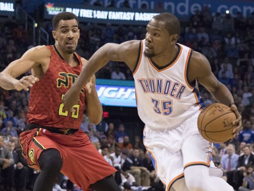 Durentam triple-double pret "Hawks", Grifins izraidīts zaudējumā Čikāgā