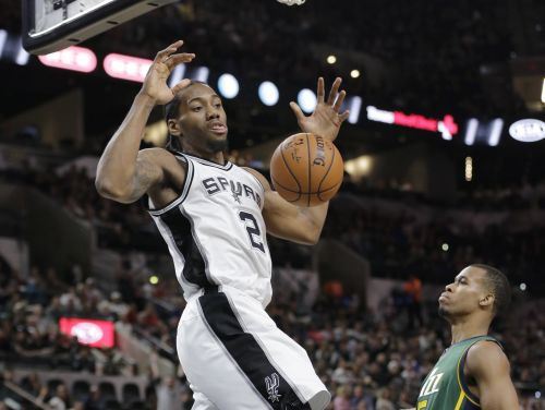 "Spurs" sagrauj Jūtu, "Clippers" papildlaikā tiek galā ar "Pistons"