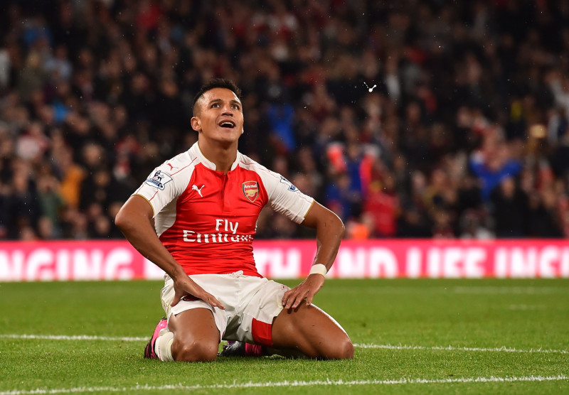 "Arsenal" būs jāiztiek bez Sančesa vēl trīs nedēļas