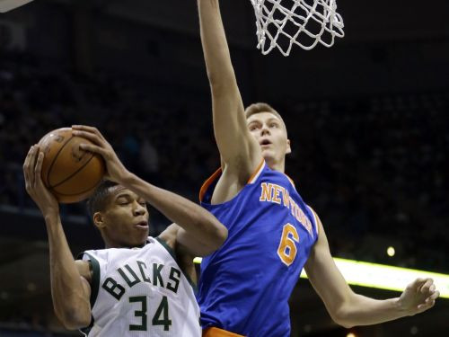 Porziņģis danko, bloķē un samet 15 punktus "Knicks" uzvarā