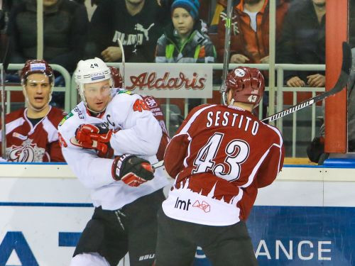 Sestito "hat-trick" glābj "Dinamo", Džeriņam laimīgi uzvaras vārti