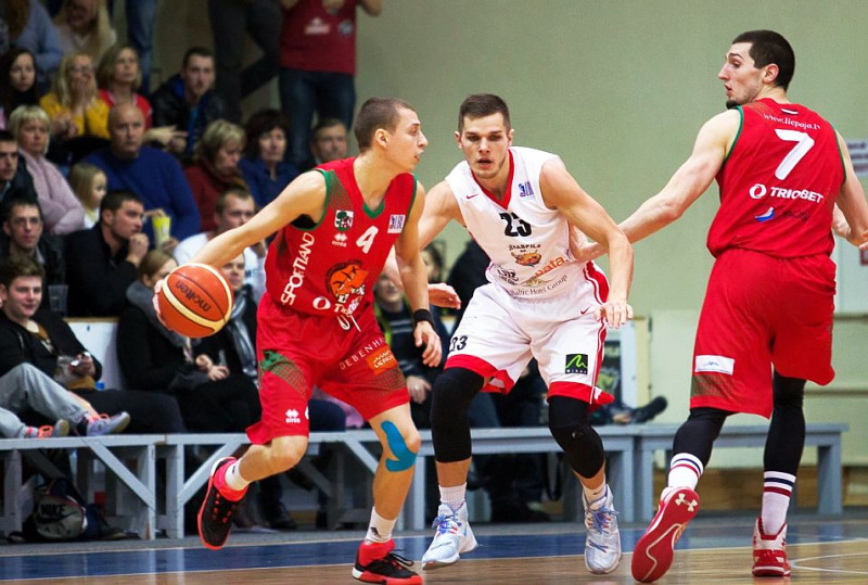 "Jēkabpils" dramatiskā galotnē pieveic viesus no Liepājas