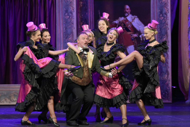 Operetes teātris paziņo par sezonas slēgšanu
