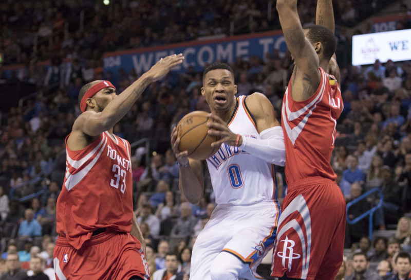 ''Thunder'' pieveic ''Rockets'', Vestbrukam ''triple-double''