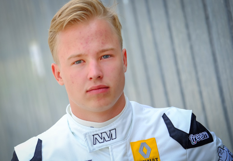 "Force India" F1 komandai pievienojas 16 gadus vecs krievu talants
