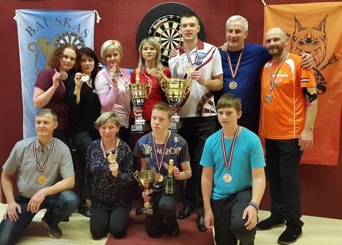 Razma un Seimane uzvar šautriņu mešanas Latvijas čempionātā