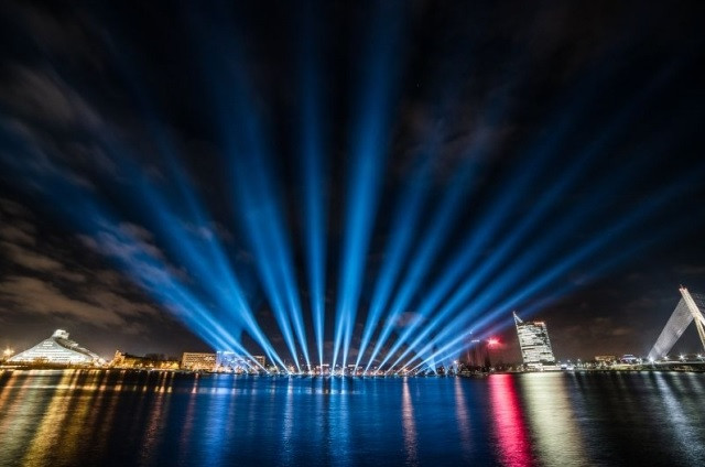 Aicina pieteikties tirdzniecībai gaismas festivāla “Staro Rīga 2016” norises laikā