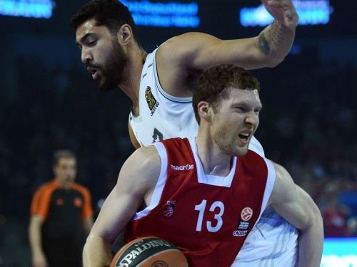 Strēlnieks neiemet izskaņā un zaudē Vecvagaram, Bertānam 11 punkti