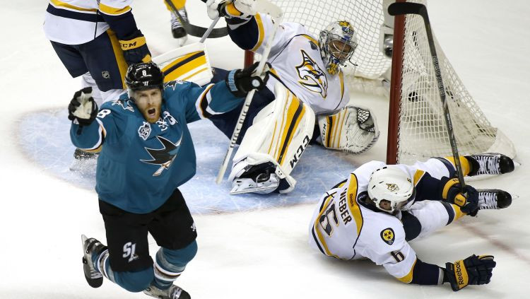 Pavelska trīs punkti pasniedz "Sharks" vadību 2-0, "Blues" uzvar papildlaikā