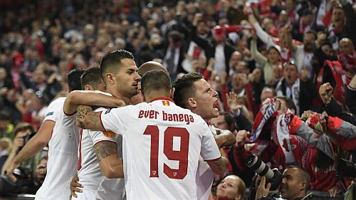 ''Sevilla'' sadauza ''Liverpool'' un triumfē Eiropas līgā