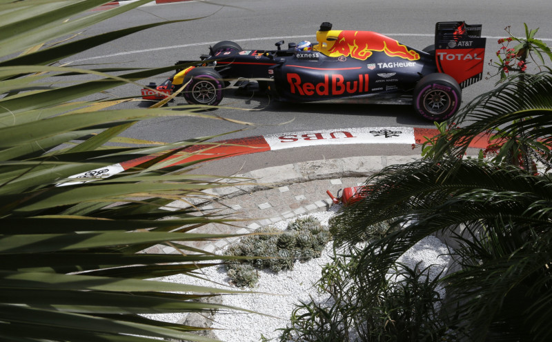 Rikjardo Monako ielās izcīna pirmo pole position karjerā