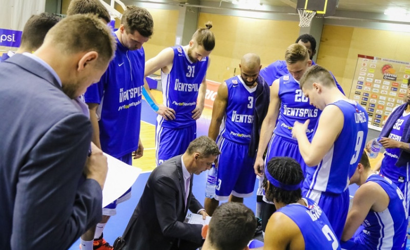 "Ventspils" uzvar piezīmēm bagātā spēlē, sērijā 2-2