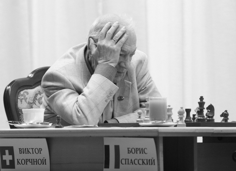 85 gadu vecumā miris šahists Korčnojs