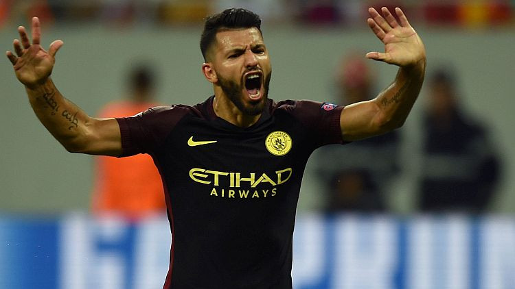 Mančestras ''City'' sasit ''Steaua'', Agvero hat-trick un pendeļu problēmas