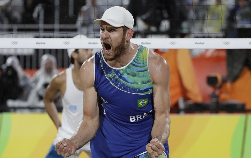 Alisons un Brunu triumfē olimpisko spēļu finālā