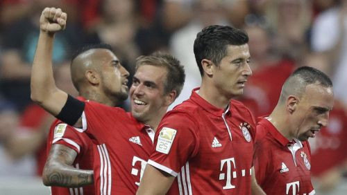 Bundeslīga sākas ar Levandovska "hat-trick" un "Bayern" 6:0