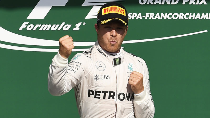 Rosbergs uzvar Beļģijas trillerī, Hamiltons aizcīnās līdz pjedestālam