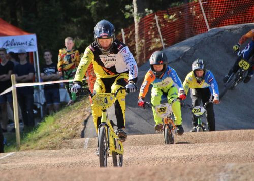 Glāzeram pirmais triumfs junioru grupā UEC Eiropas BMX kausa noslēguma posmā