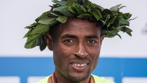 Etiopietis Bekele par sešām sekundēm atpaliek no pasaules rekorda maratonā
