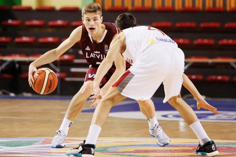 Artūrs Kurucs 16 gadu vecumā iekļauts "Baskonia" pieteikumā Eirolīgai