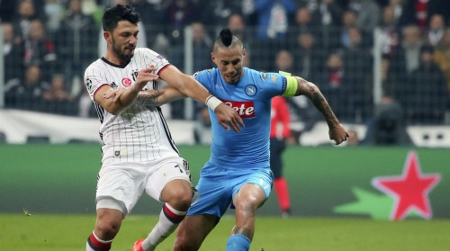 B grupa: Hamšīks izglābj punktu Stambulā, "Benfica" pakāpjas uz otro vietu