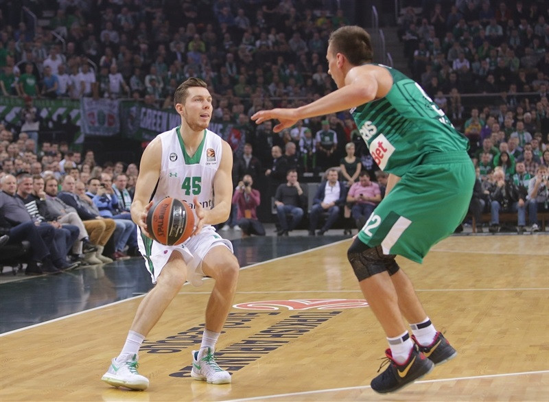 Bertānam seši punkti, "Daruššafaka" uzvar arī Kauņā