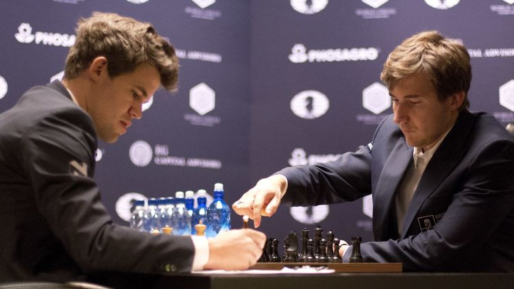 Karlsens un Karjakins pasaules čempionu šahā noskaidros ātrspēlēs