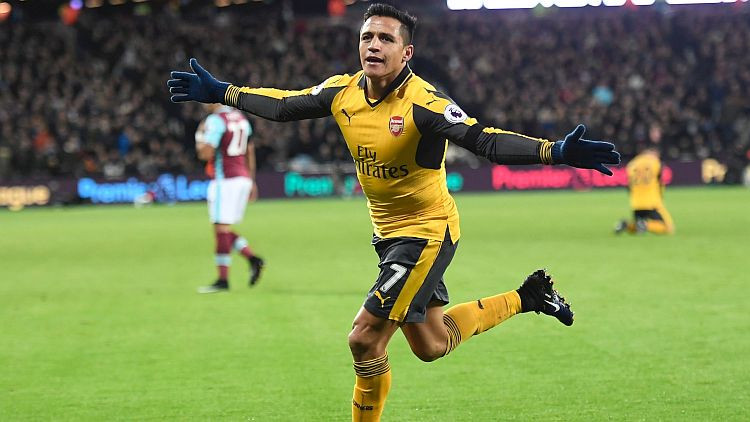 Sančesam ''hat-trick'' 14 minūtēs, ''Arsenal'' sakauj ''West Ham''