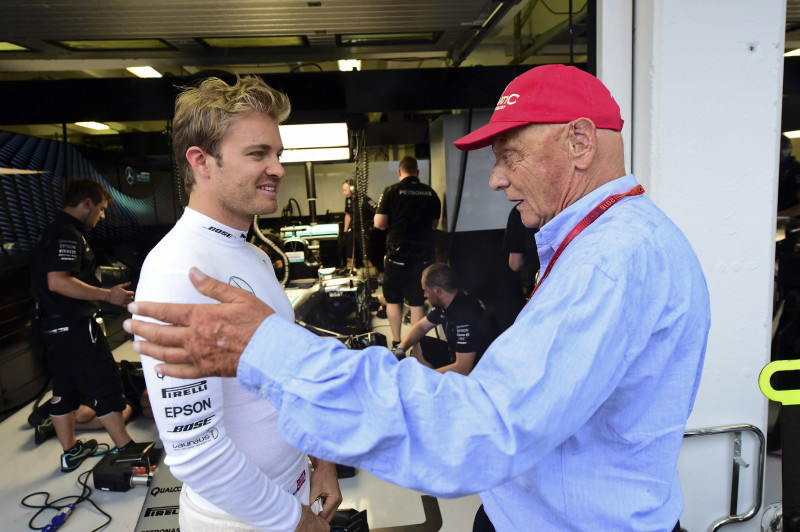 Lauda: "Rosbergu piedāvā aizvietot puse no F1 pilotiem"