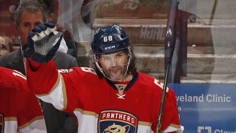 Jāgrs uzvarā pār Bufalo panāk Mesjē un kļūst par otru rezultatīvāko NHL vēsturē