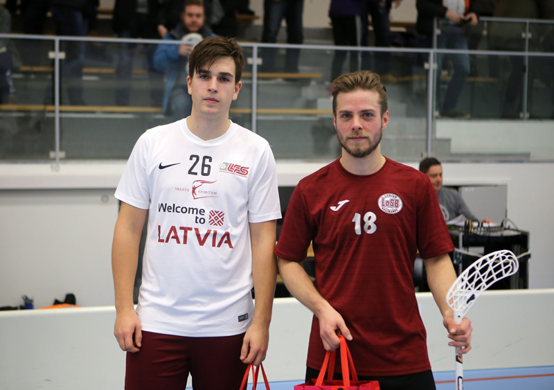 Ozoliņa "hat-trick" neglābj juniorus no zaudējuma somiem