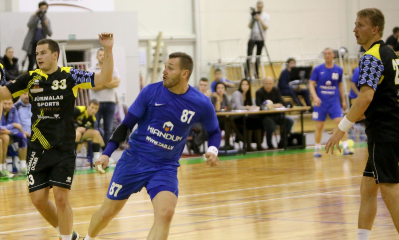 Kurmēns ar 12 vārtiem kaldina "Ogre/Miandum" uzvaru pār "Jūrmalas Sportu"