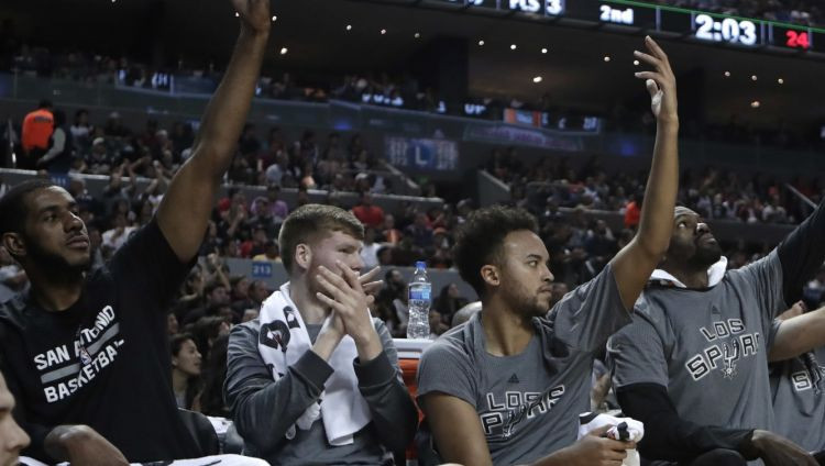 Bertāns Meksikā punktus negūst, "Spurs" negaidīti zaudē Fīniksai
