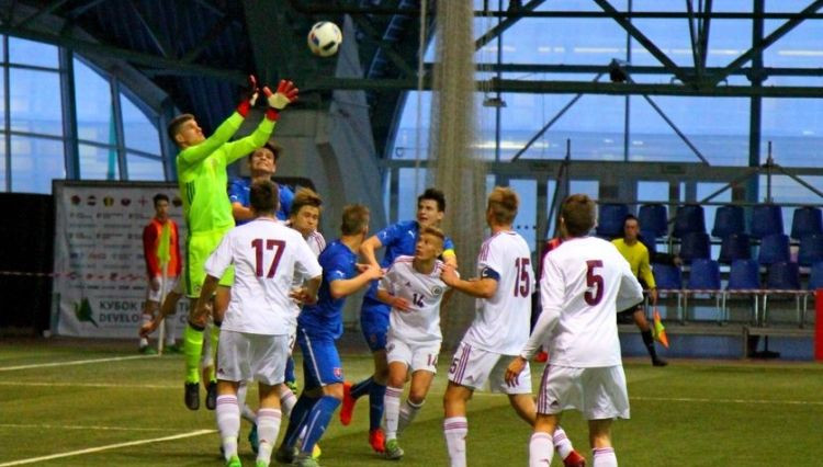 Latvijas U17 izlase negūst vārtus arī pret Slovākiju