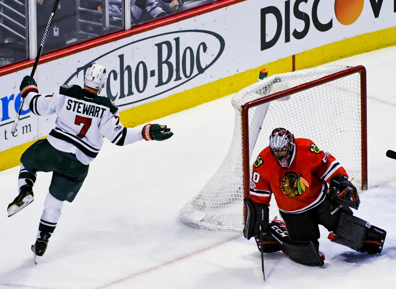 Cīņā par vadību Rietumos "Wild" pieveic "Blackhawks"