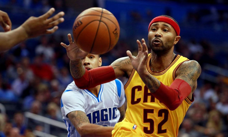 "Hawks" aizmaina nesen iegūto Viljamsu uz Denveru
