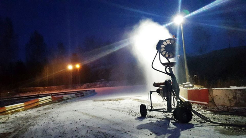 Brenguļos strādā sniega pūtējs, sestdien plānotās sacīkstes notiks