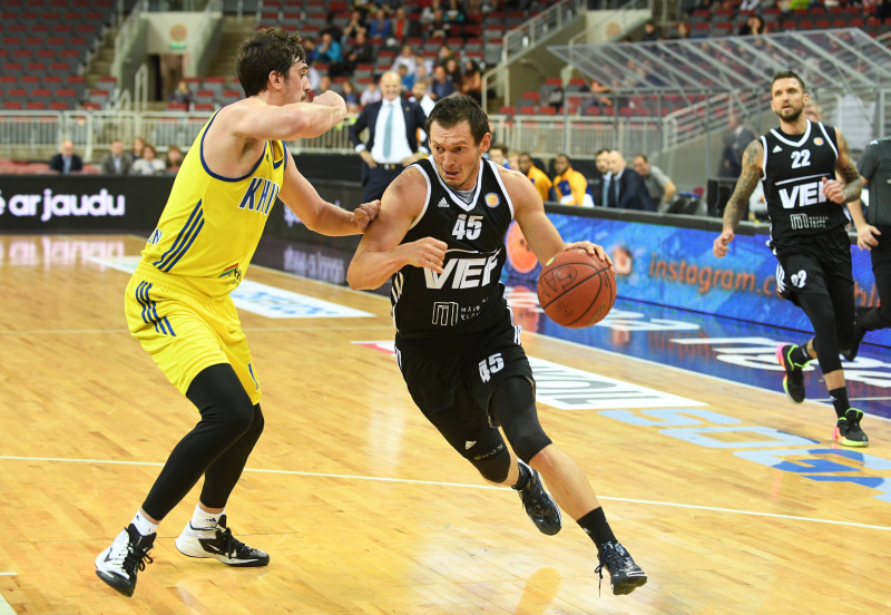 Blūms iemet 27 punktus, ''VEF'' ielaiž 104 un zaudē ''Khimki''