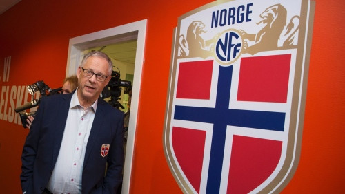 Bijušais Islandes treneris Lāgerbeks pārņem Norvēģijas izlasi