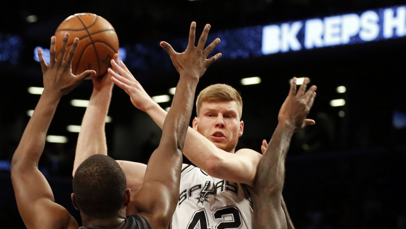 "Spurs" un Bertāns bez Oldridža uzņems pamazām uz augšu kāpjošo "76ers"