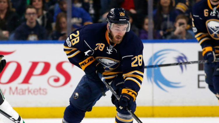 "Sabres" bez Girgensona palīdzības pārtrauc "Blues" sešu uzvaru gājienu