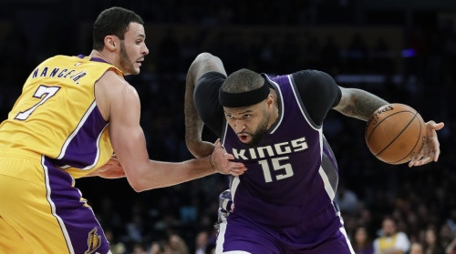 Viginsa 41 punkts neglābj pret Klīvlendu, Kazinss ar 40 kaldina uzvaru pār "Lakers"
