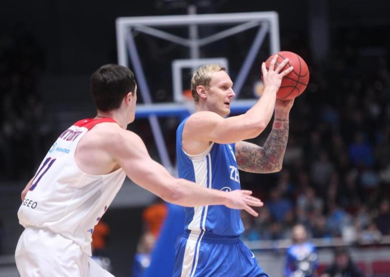 Timmam pieci punkti, "Zenit" liels zaudējums pusfināla trešajā spēlē