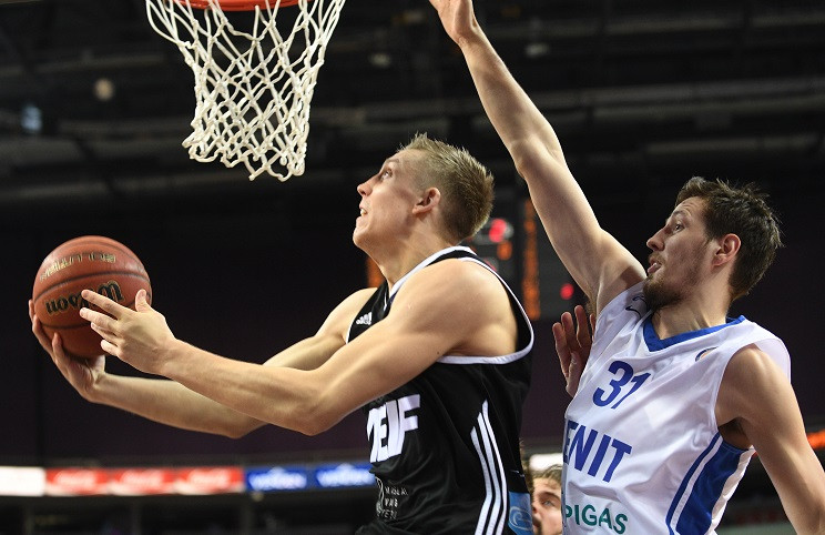 Mejerim "double-double" puslaikā, VEF netiek galā ar Štālbergu
