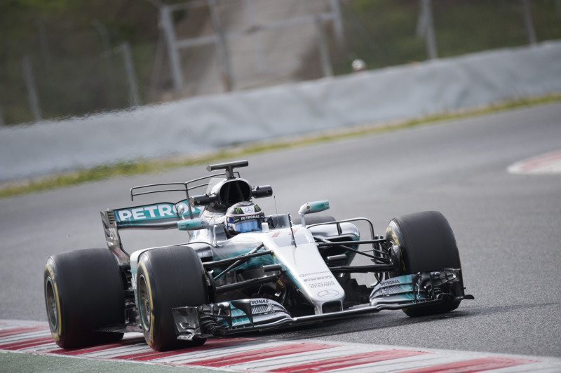 Botass sasniedz ātrāko laiku F1 testu trešajā dienā