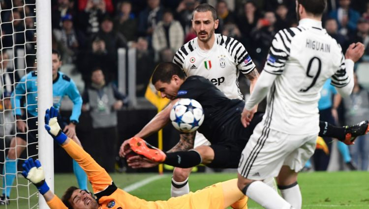 "Juventus" saimnieko Turīnā, "Porto" atkal noraidījums jau pirmajā puslaikā