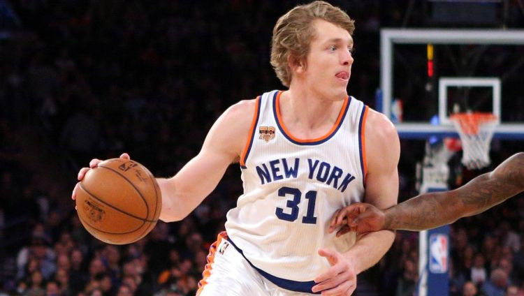 Beikeram gandrīz "triple-double", "Knicks" sezonas 51. zaudējums