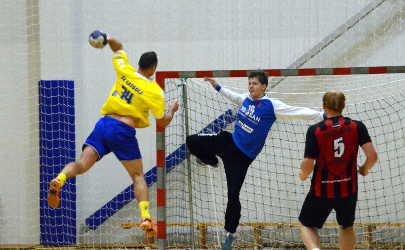Čempioni un vicečempioni lūkos sasniegt finālu, "Latgols" - "Celtnieks" duelis Sportacentrs.com TV tiešraidē