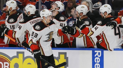 "Ducks" izsēj trīs vārtu pārsvaru, iemet vēl trīs un viesos svin pirmo uzvaru